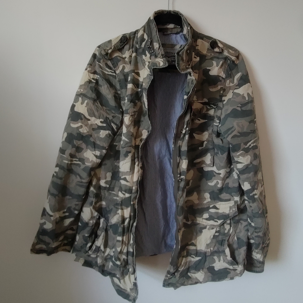 Levi's Camo Jacket - image 5